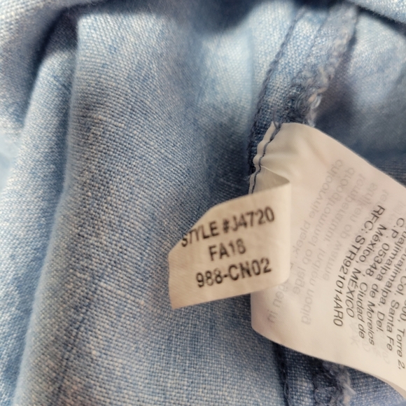 Womans J Crew Mercantile Chambray Button front Shirt Size S - Picture 8 of 8